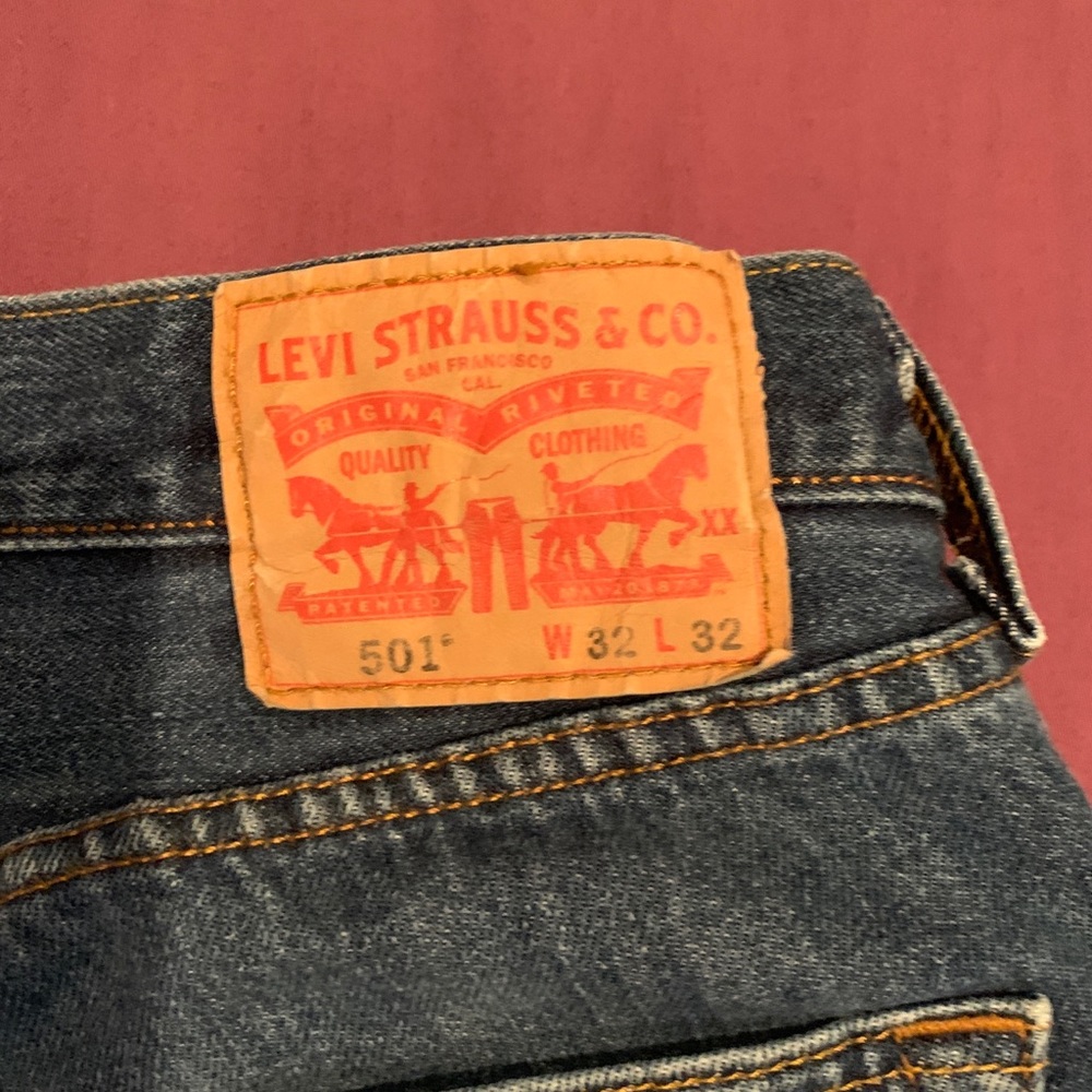 levis jeans - Picture 3 of 3